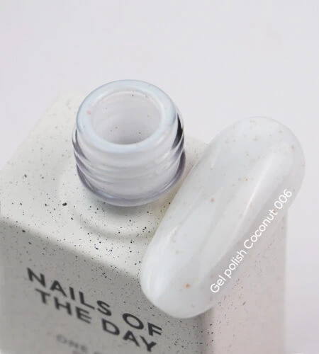 Гель-лак NailsOfTheDay 06 Coconut  молочно-белый с золотой поталью, 10мл 