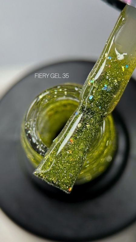 Гель-лак світловідбиваючий SAGA Fiery 9 мл 35