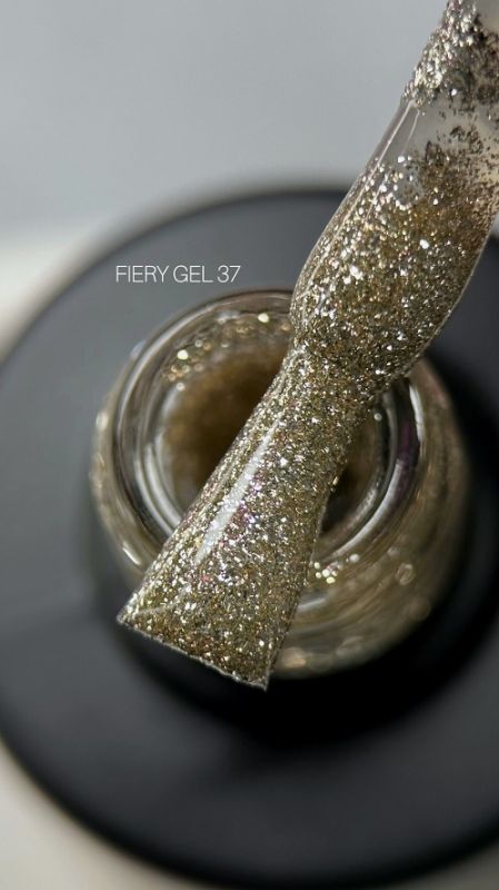 Гель-лак светоотражающий SAGA Fiery Gel 37 9мл