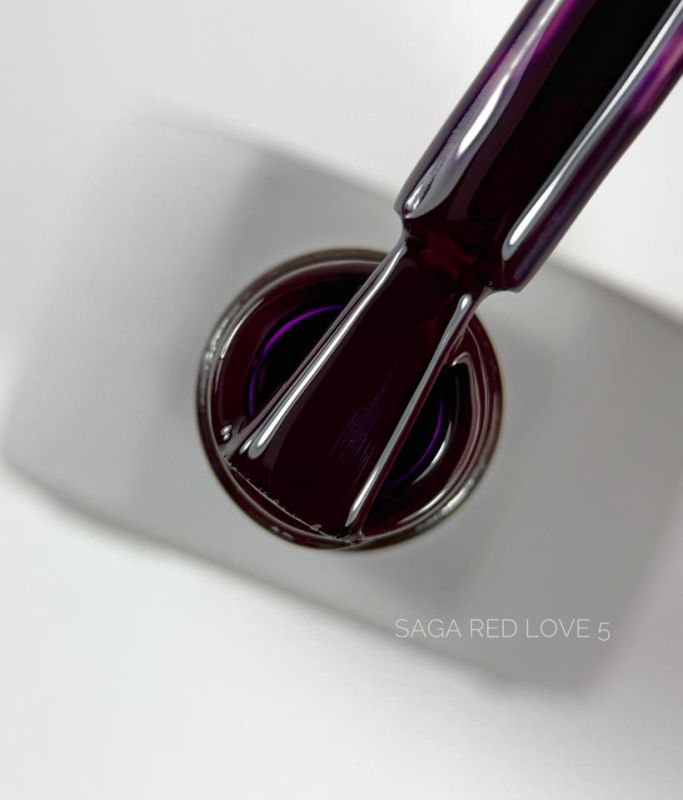 Гель-лак Saga Professional Love Red 5 темний винно-бордовий, 10 мл
