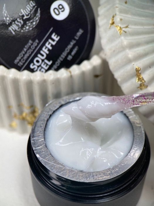 Густий гель для  нігтів Miss Luna Souffle Gel 9 молочний, 30 мл
