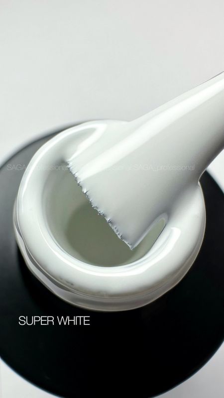 Гель-лак SAGA professional Super White (супер білий, емаль) 9 мл
