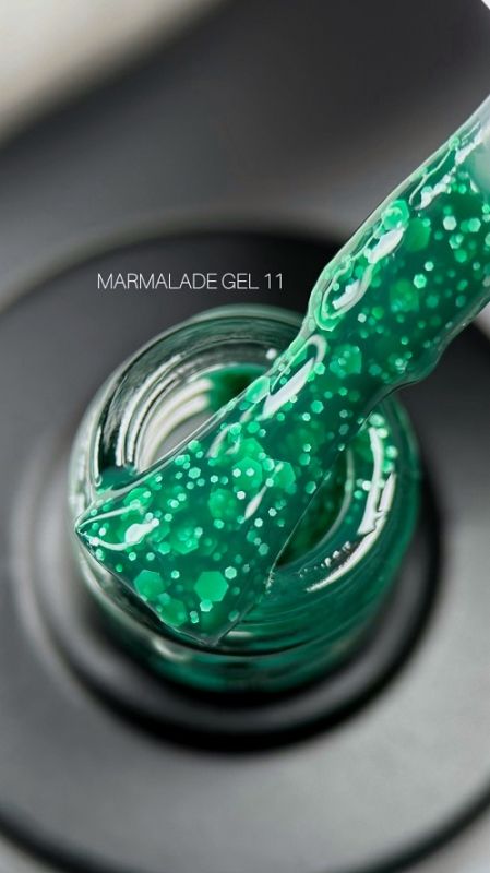 Гель-лак Saga Marmelad №11 с зелеными хлопьями 9мл