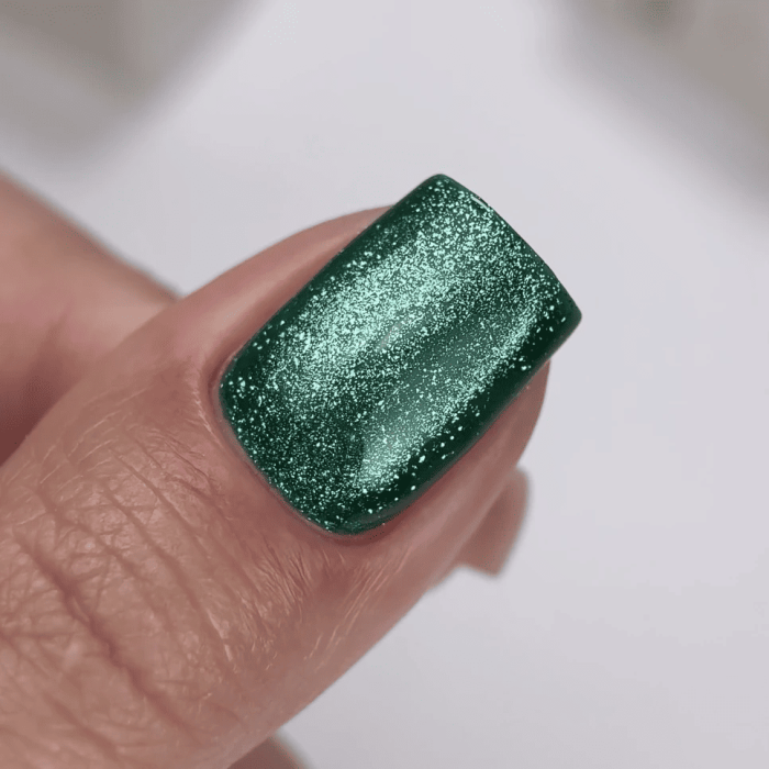 Гель-лак кошачий глаз NAILSOFTHEDAY Cat Eye 07 зеленый светоотражающий, 6мл