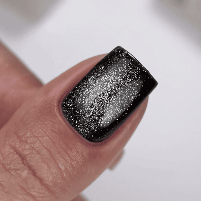 Гель-лак котяче око NAILSOFTHEDAY Cat Eye 09 чорний  світловідбиваючий, 6мл