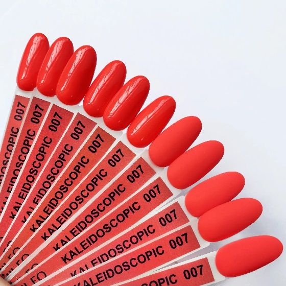 Гель-лак Komilfo Kaleidoscopic Collection K007 (приглушено кораловий, неоновий), 8 мл