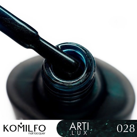 Лак для нігтів Komilfo ArtiLux 028  глибокий зелений, з мікроблиском  8 мл