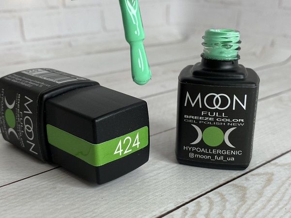 Гель-лак Moon Full Beeze 424 8мл