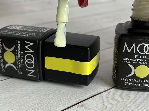 Гель-лак Moon Full Beeze 439 8мл