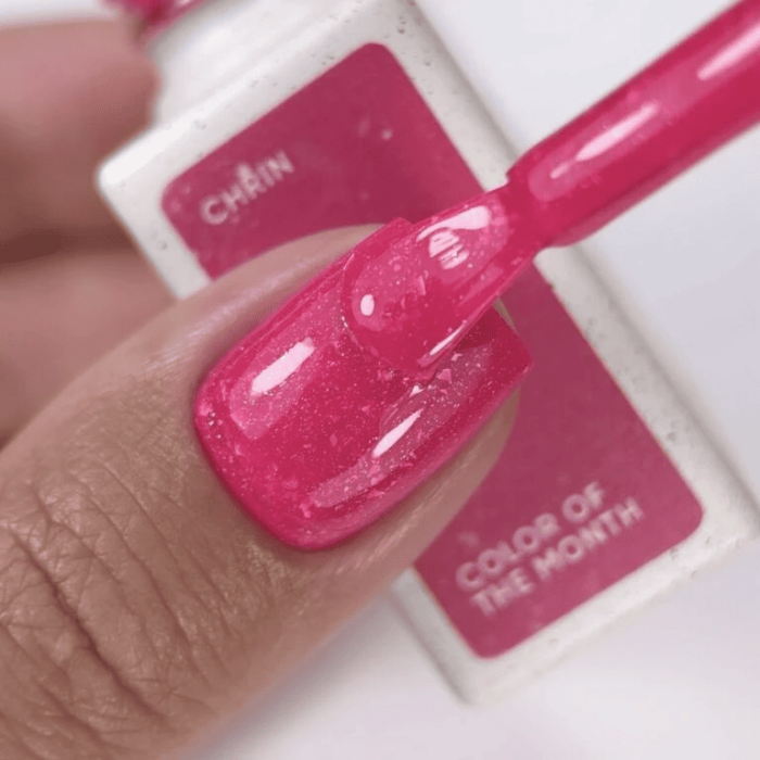 Гель-лак NailsOfTheDay Color of the month  August 2026 CHRIN  фуксія з поталлю та шиммером, 10 мл