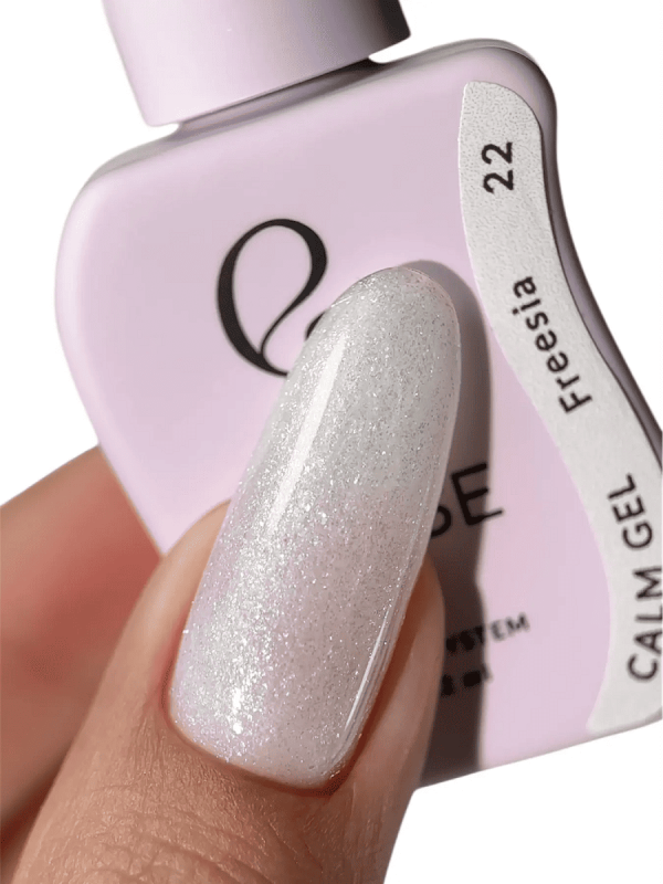 Рідкий гель Else Calm Gel Frozen Petals 22 Freesia молочно-блакитний з шиммером, 12 мл