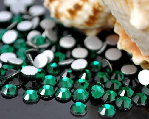Cтразы стекло emerald ss10 размер 2.4мм (10-09) 100шт